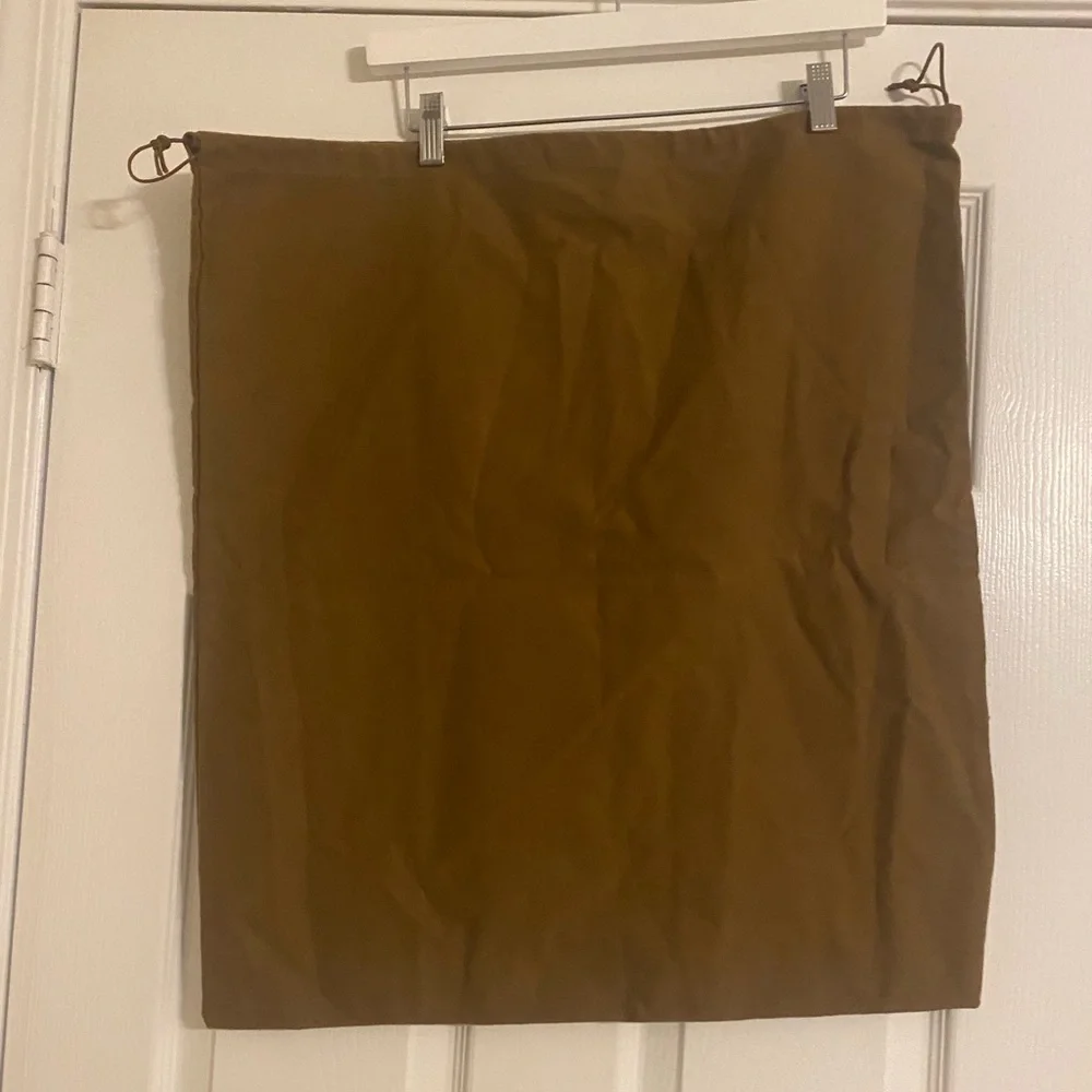 Gucci Brown Drawstring Dust Bag with Gold Logo. 21.5X23.5. Excellent Condition.